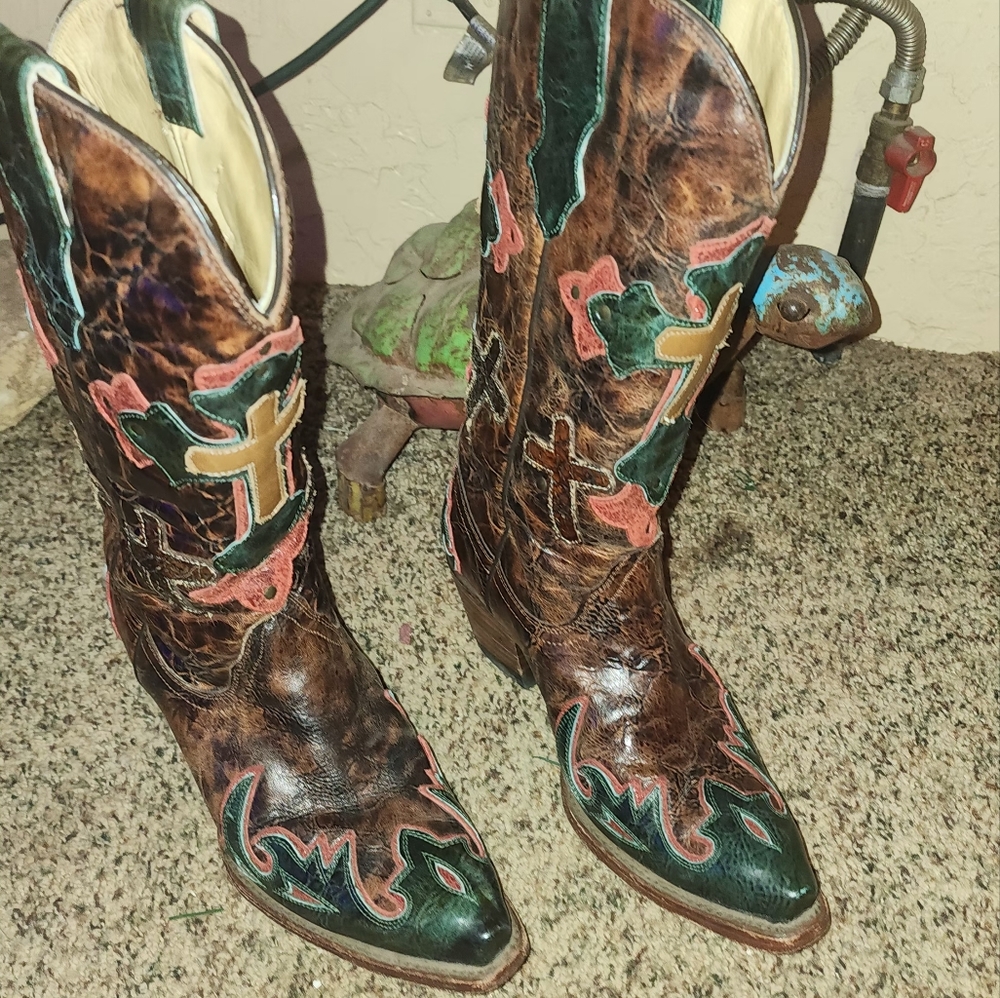Women's Brown Distressed Leather Embroidered Western Heeled Boots